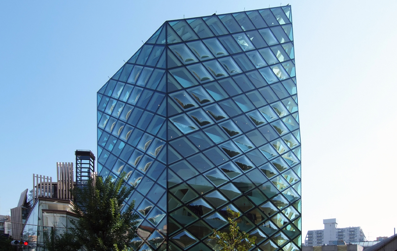 PRADA BOUTIQUE AOYAMA